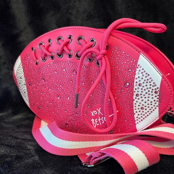 🏈🩷BETSEY JOHNSON HOT Pink XOFUMBLE
KITSCH RHINESTONE FOOTBALL W/ COIN POUCH🏈🩷 - Picture 6 of 16